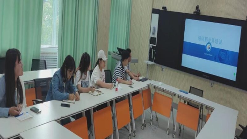 注册消防工程师培训费用主要由以下几个方面构成：