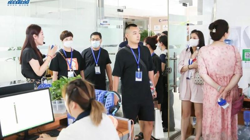 技能培训加盟与直营：背后的区别与考量